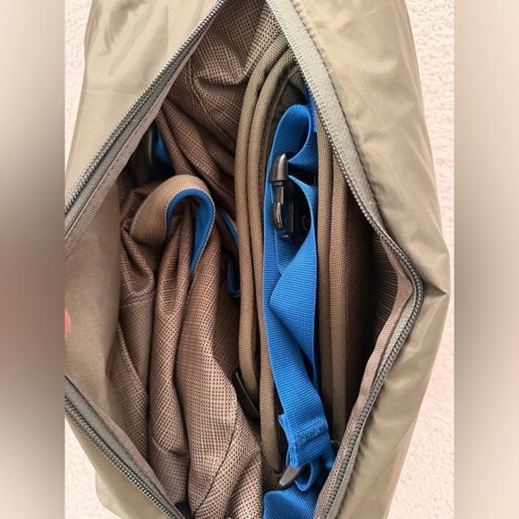 NWT Patagonia Black Hole Duffel Bag 55L - Basin Green - Picture 3 of 6